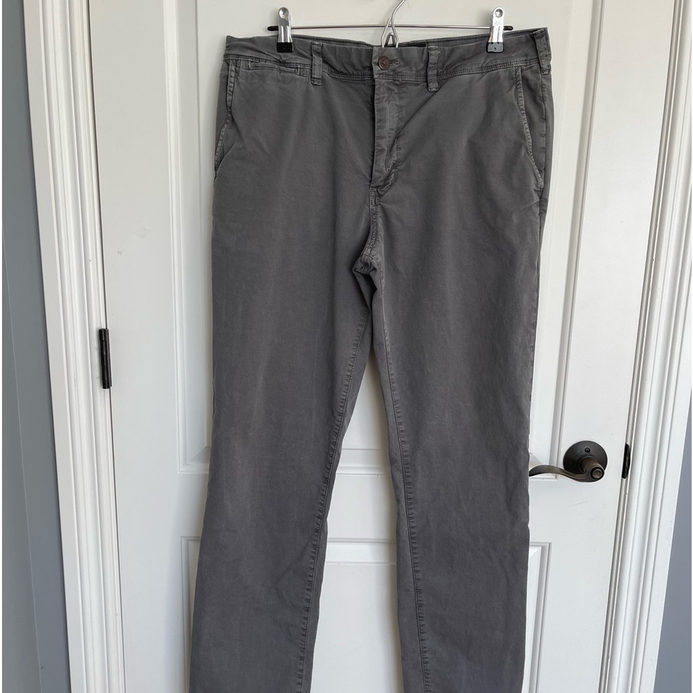 Men’s American Eagle Gray Slim Khaki Pant, Extreme Flex.